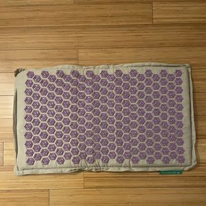 Pranaomat pressure point massage pillow size